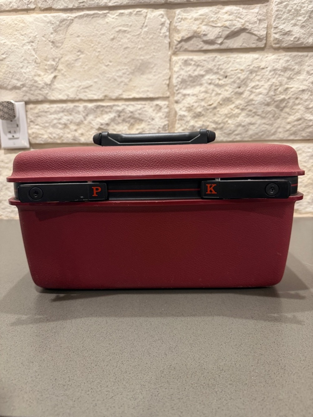 Vintage Samsonite travel case with key